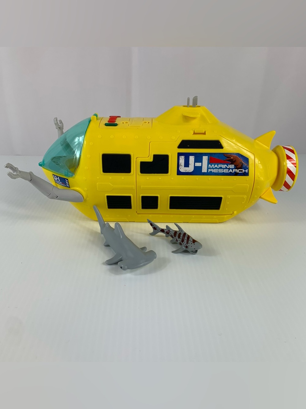 Shark Week Ocean Marine Research Submarine 2021 Playset Light Sound w/ Sharks